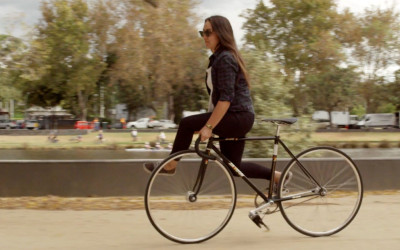 5 chicas enamoradas de las bicicletas fixie